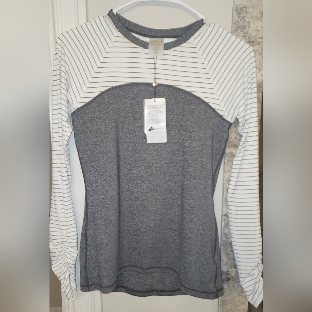 CALIA by Carrie Underwood Charcoal and Ivory Long Sleeve Top